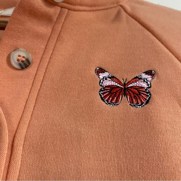 NWT Peach Fleece Butterfly Embroidered Sweatshirt XL - Picture 3 of 6